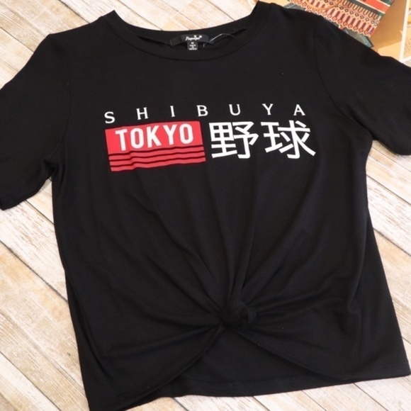 Papaya Graphic Tee. Black‎ Crop Top Medium - Picture 5 of 7